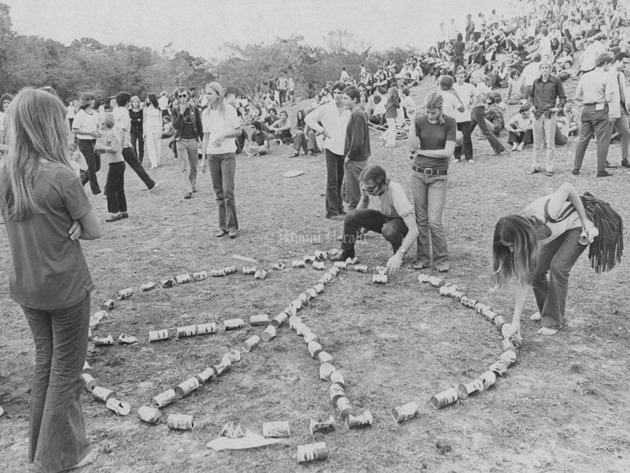 Hippies in the sun | Flashback Miami